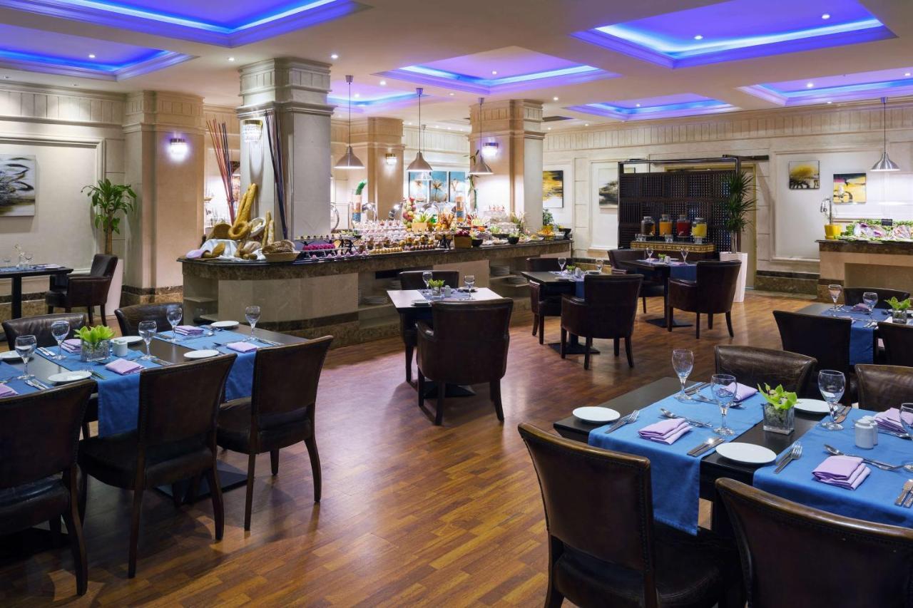Radisson Blu Hotel, Dhahran Эль-Хубар Экстерьер фото