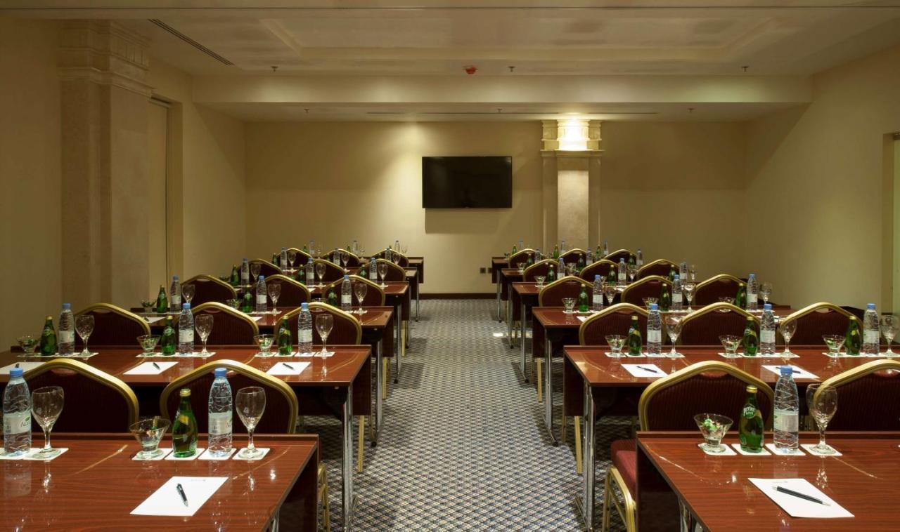 Radisson Blu Hotel, Dhahran Эль-Хубар Экстерьер фото