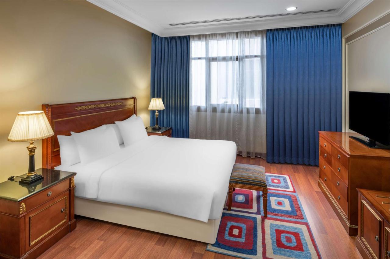 Radisson Blu Hotel, Dhahran Эль-Хубар Экстерьер фото