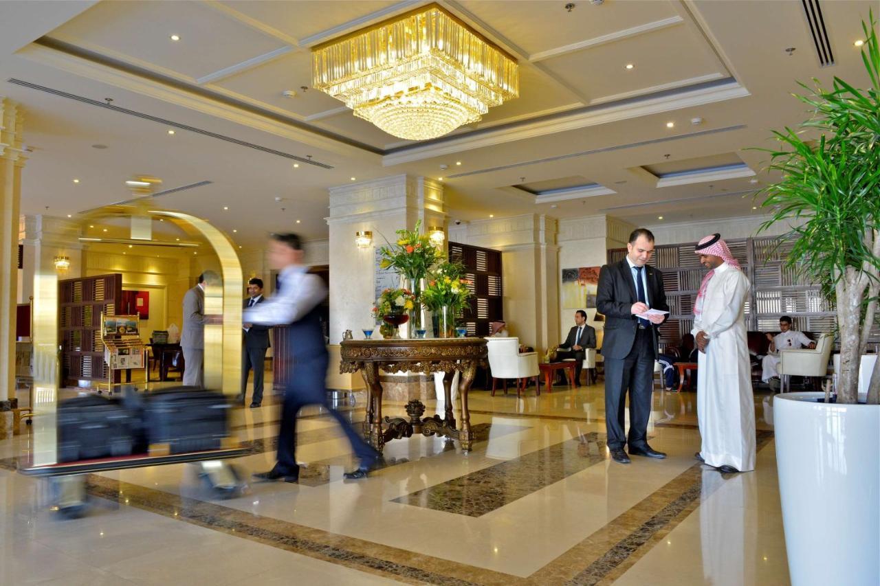 Radisson Blu Hotel, Dhahran Эль-Хубар Экстерьер фото