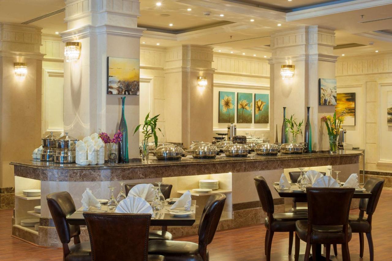 Radisson Blu Hotel, Dhahran Эль-Хубар Экстерьер фото