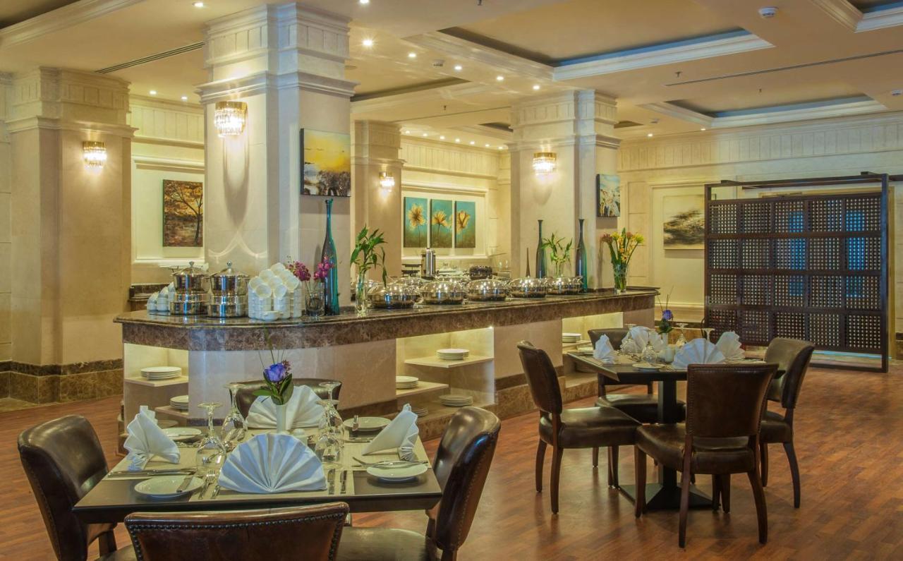 Radisson Blu Hotel, Dhahran Эль-Хубар Экстерьер фото