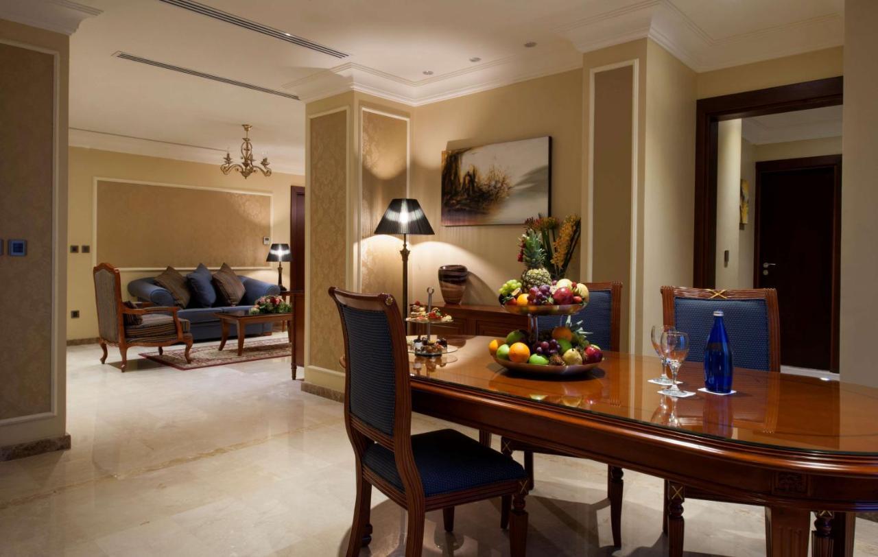 Radisson Blu Hotel, Dhahran Эль-Хубар Экстерьер фото