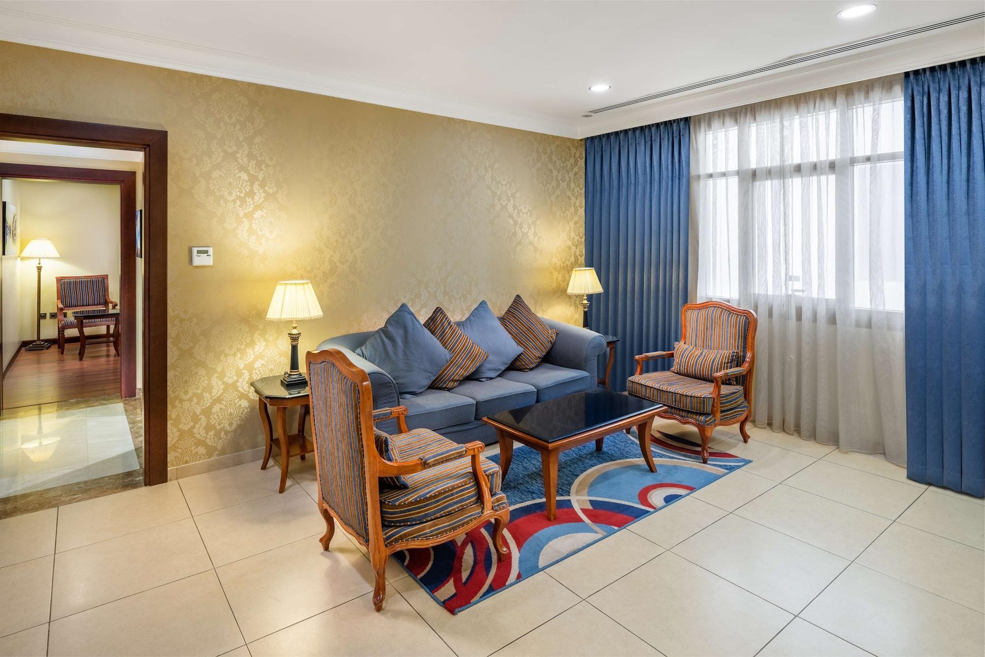 Radisson Blu Hotel, Dhahran Эль-Хубар Экстерьер фото